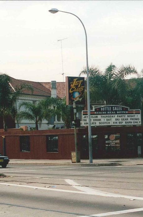 About Dee Why Hotel